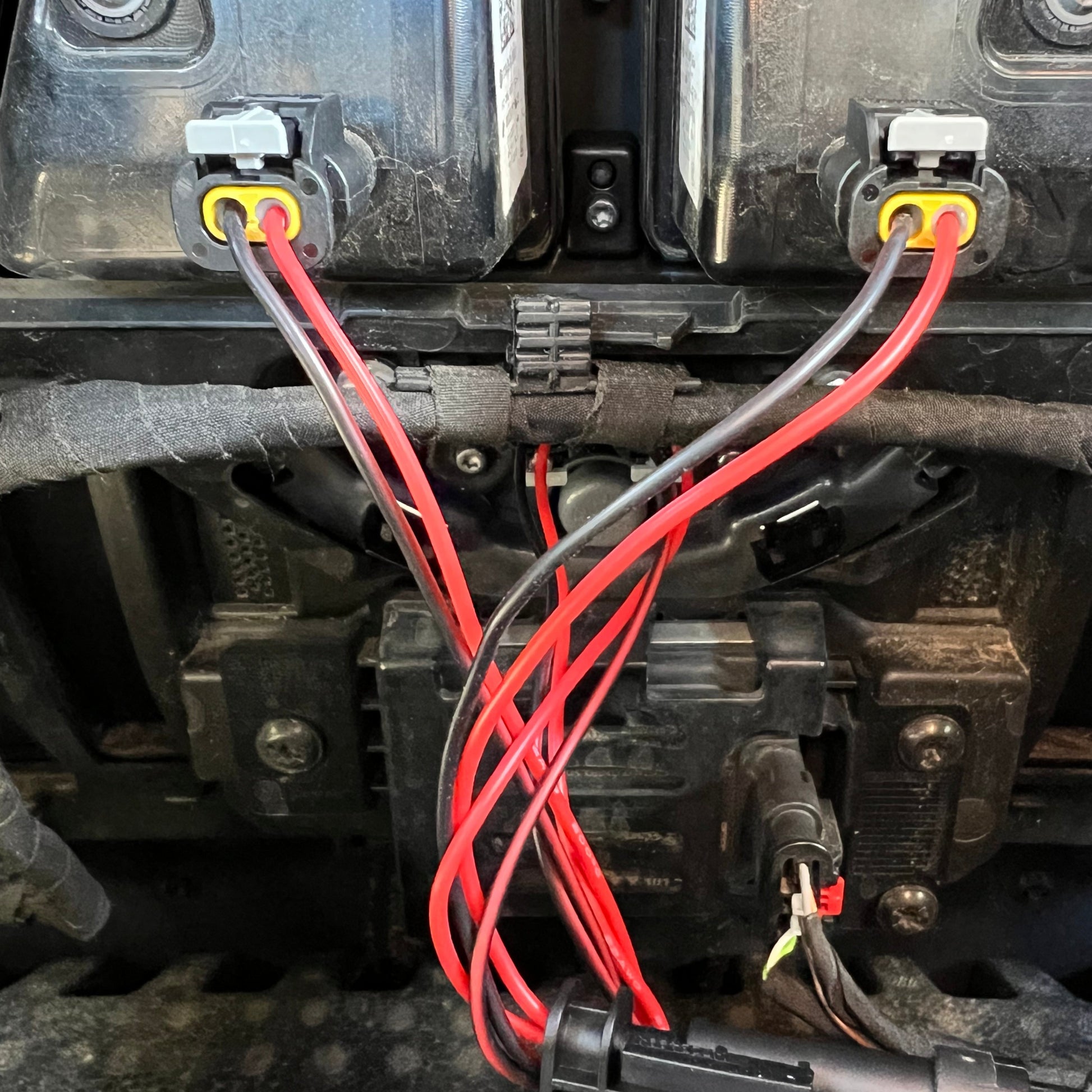 Connected wire harness to LED front badge for Volkswagen ID.4