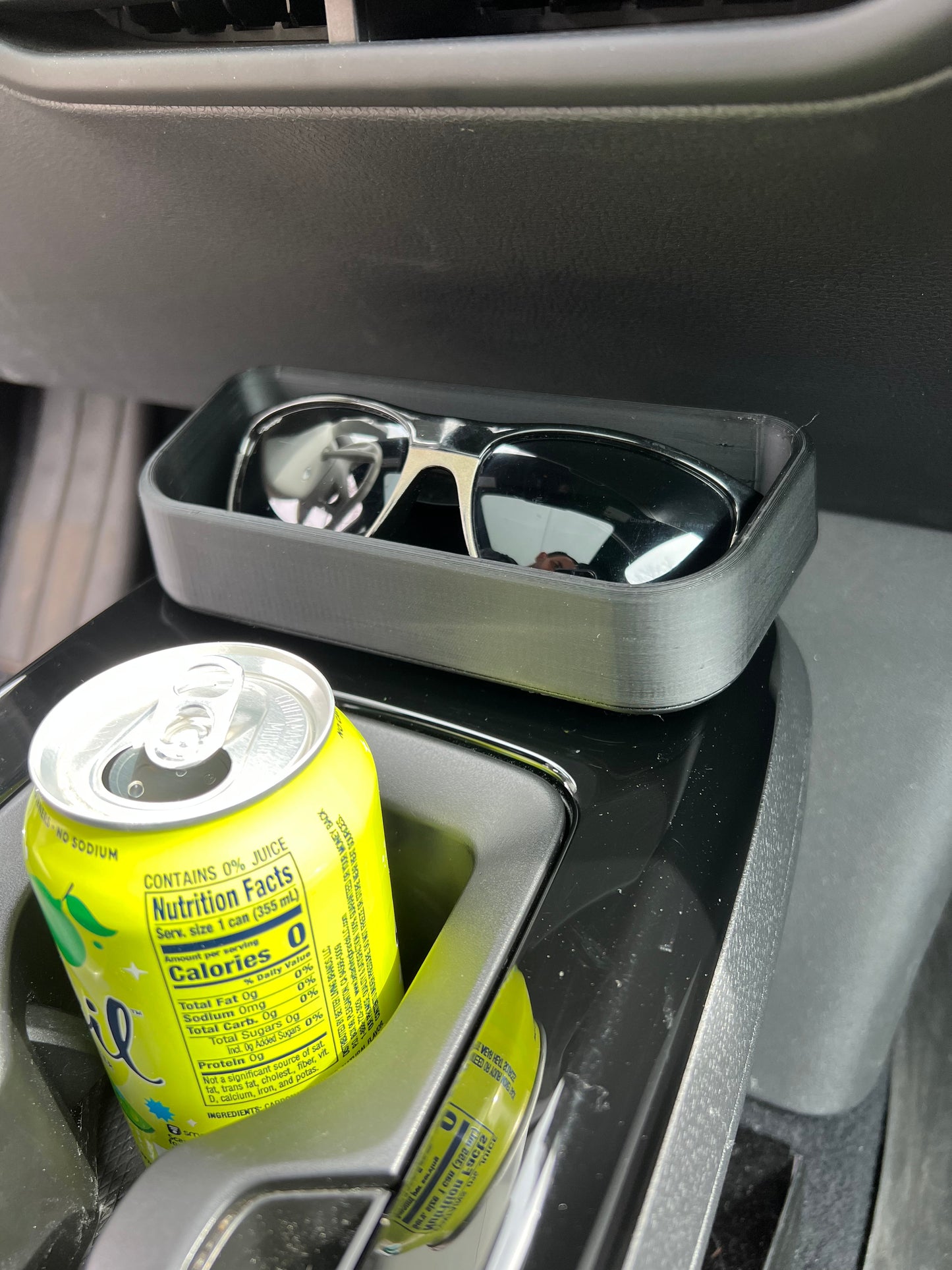 DIGITAL DOWNLOAD FOR tray for Sunglasses and other Small Items for VW ID.4 Fits on top of the central console in card holder slots